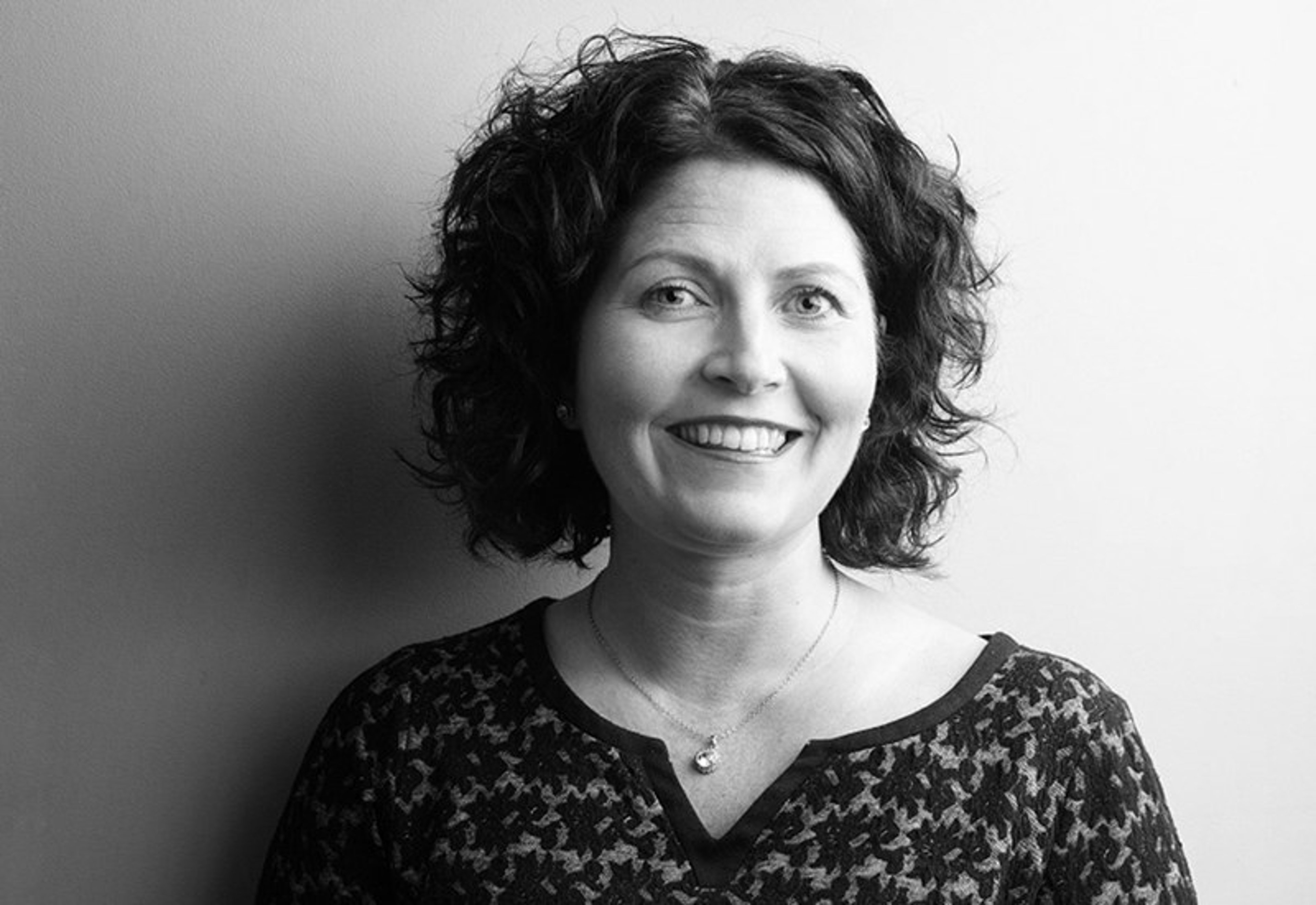 Claire Hinshaw Headshot